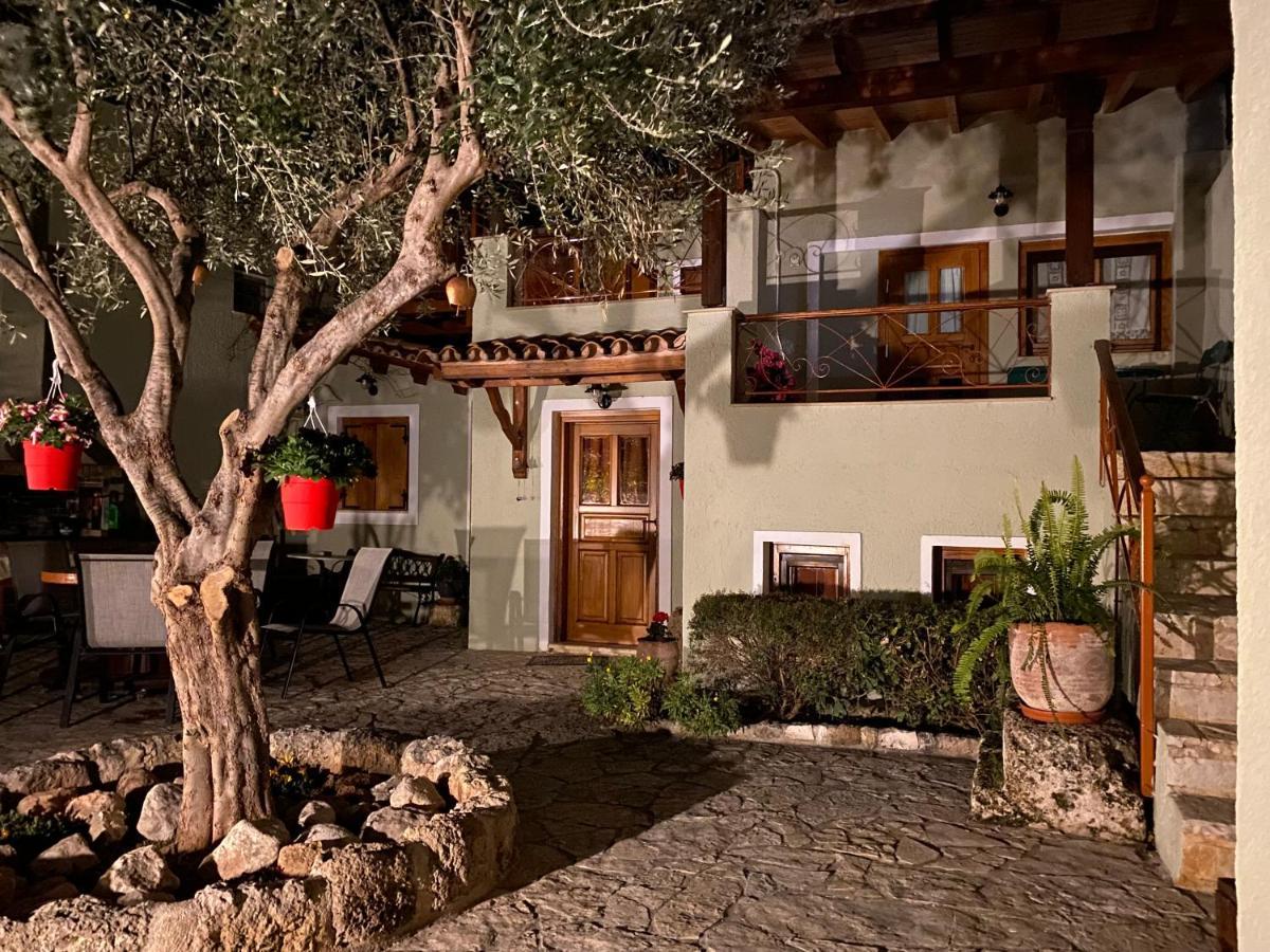Готель Pegasus House Corinth Екстер'єр фото